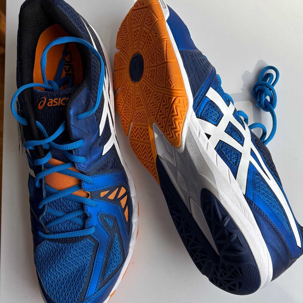 Men's Size 14 ASICS Squash/Volleyball Sneakers